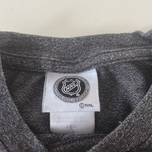 Men’s Boston Bruins long sleeved shirt - Picture 3 of 4